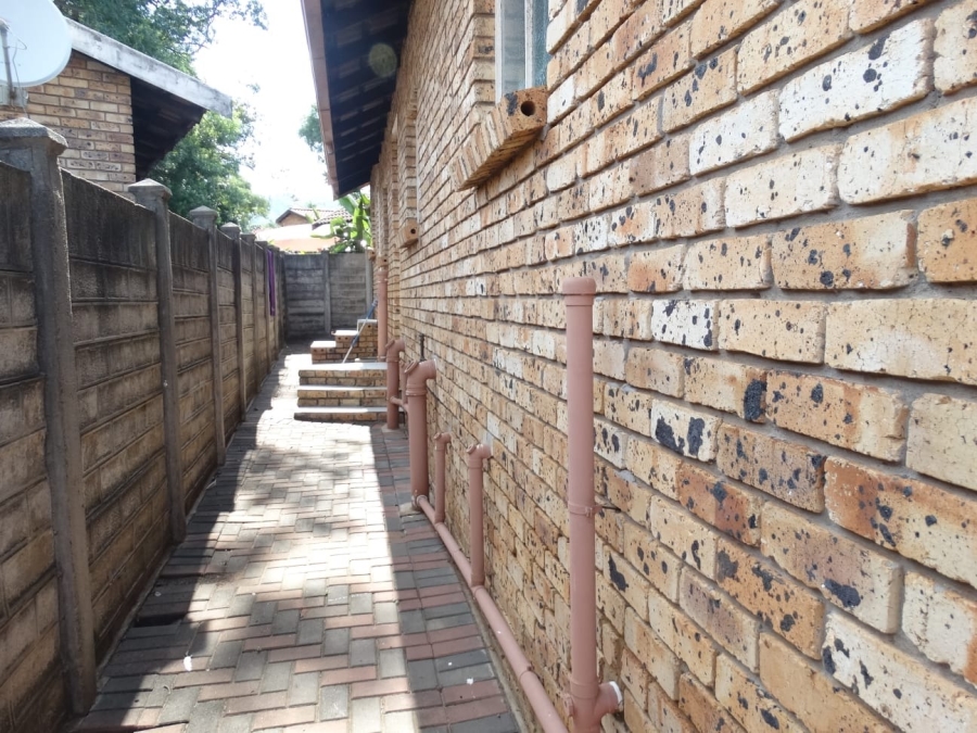 3 Bedroom Property for Sale in Geelhoutpark North West